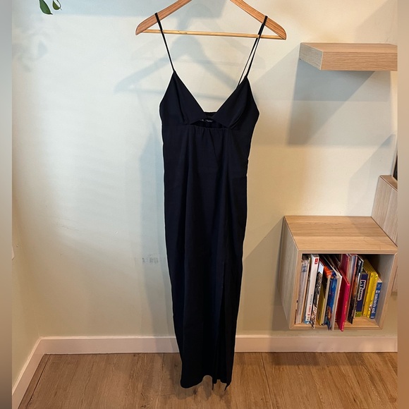 Zara Cut-Out Linen Dress - Picture 2 of 6